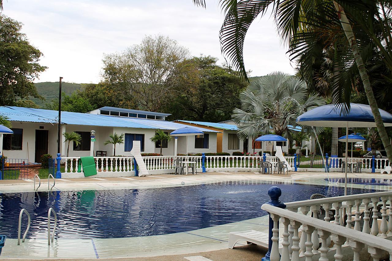 Club Campestre Las Palmas Girardot Hotel Exterior photo